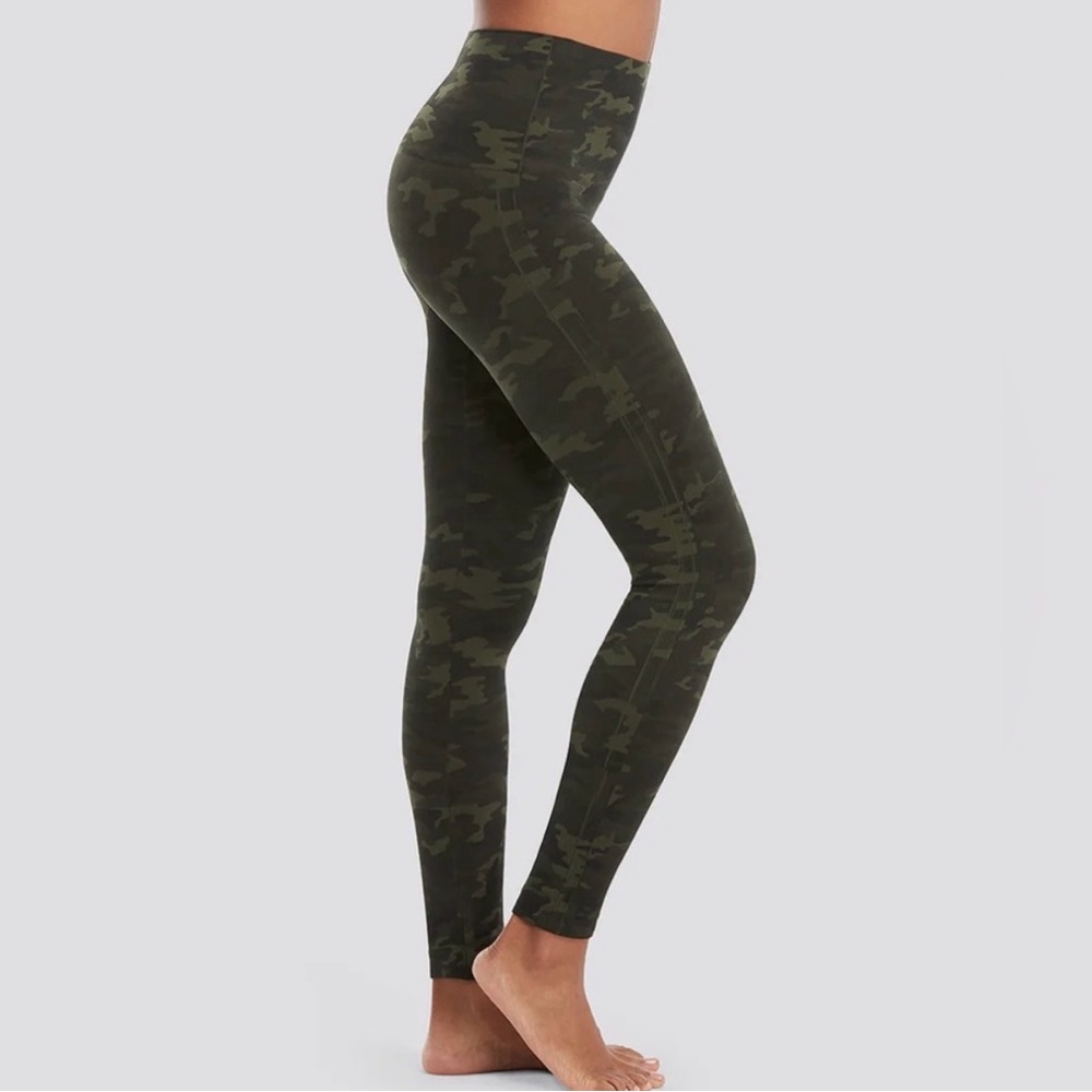 SPANX Look at Me Now Seamless Green Camouflage Leggings